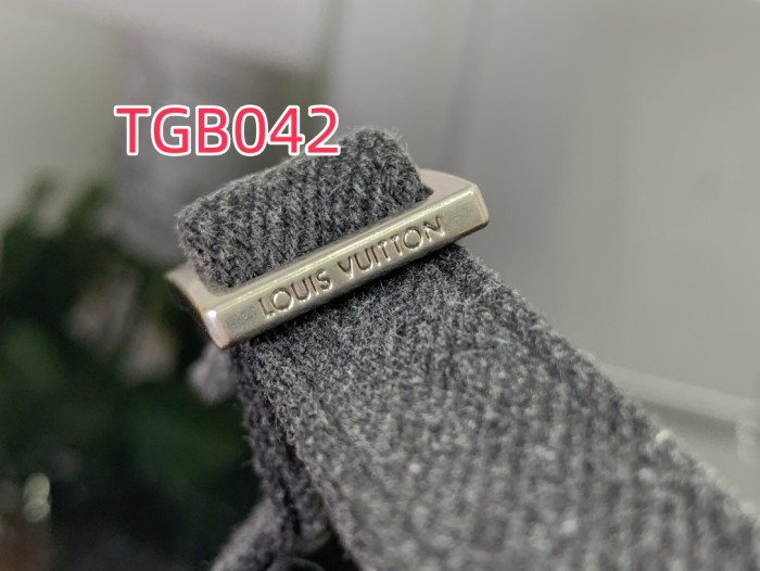 TGB042 LV BLASON SHADING DENIM Hat m7974L