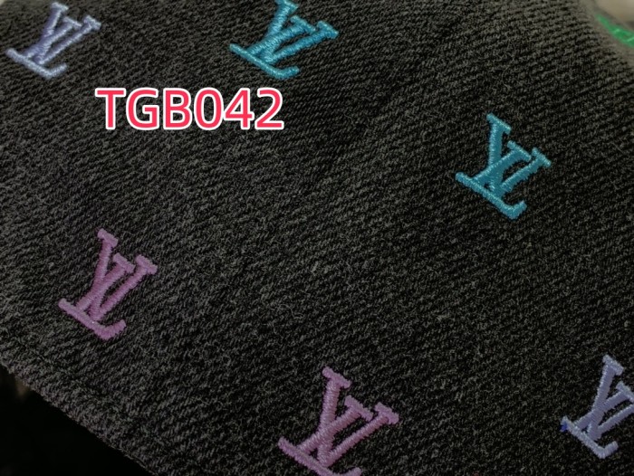 TGB042 LV BLASON SHADING DENIM Hat m7974L
