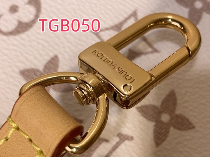 TGB050 SIDE TRUNK Medium Handbag m26287