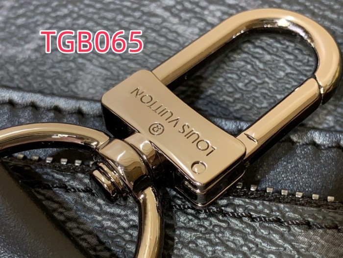 TGB065 TRIO messenger bag m26052