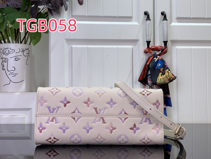 TGB058 ONTHEGO small handbag m25770