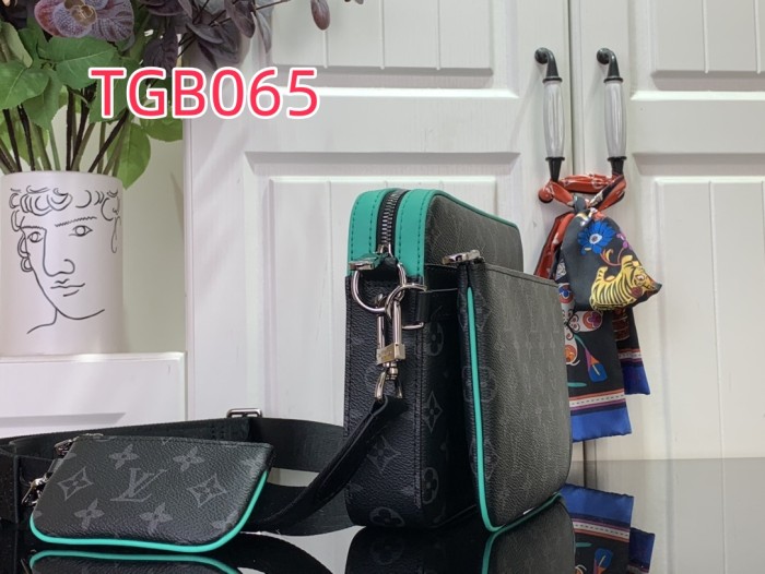 TGB065 TRIO messenger bag m26052