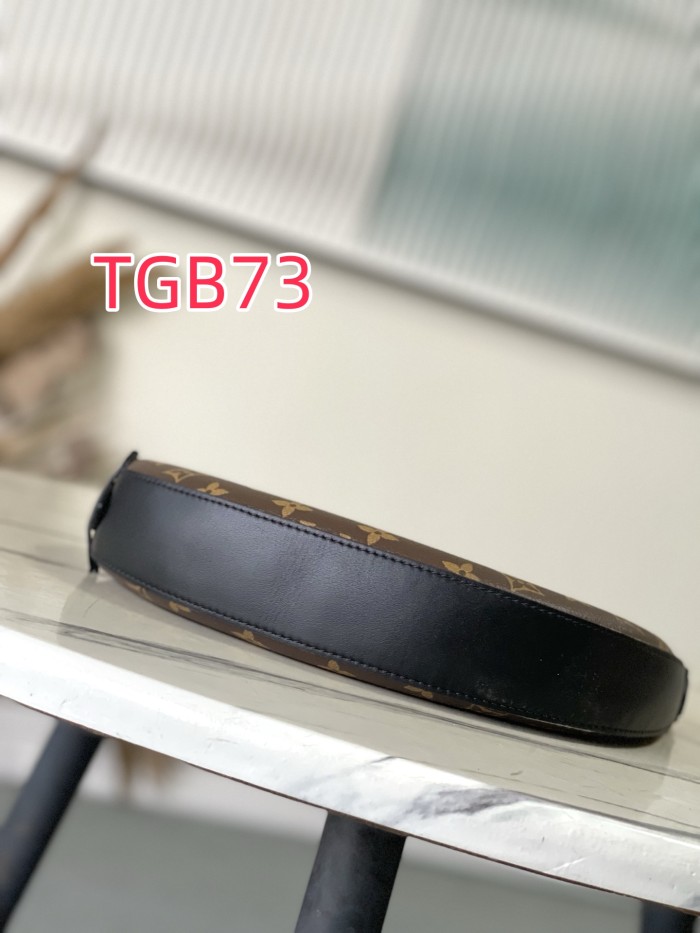 TGB073 Cookie BB One Shoulder Moon Bag M15056