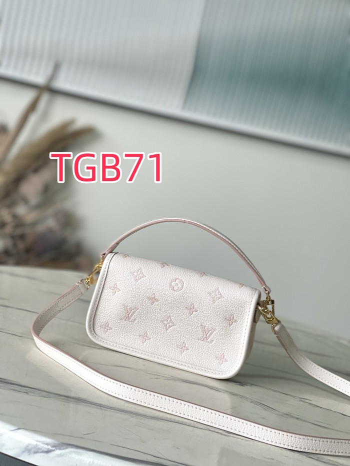TGB071 Nano Diane handbag M13642