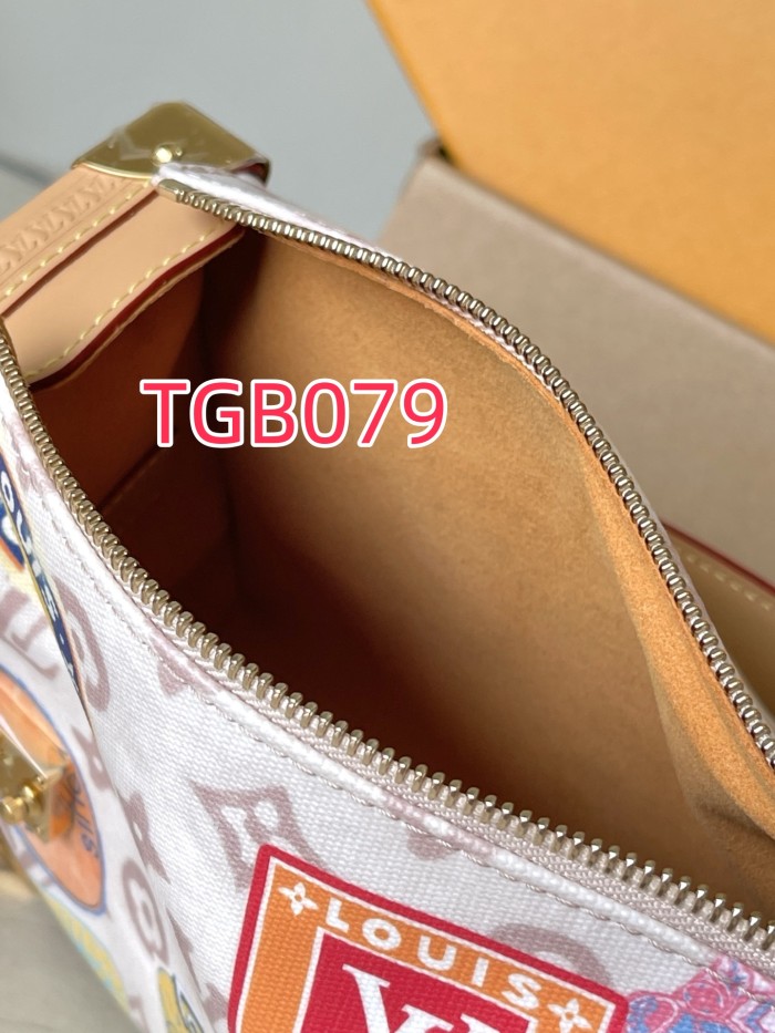 TGB079 Side Trunk Medium Handbag m14606