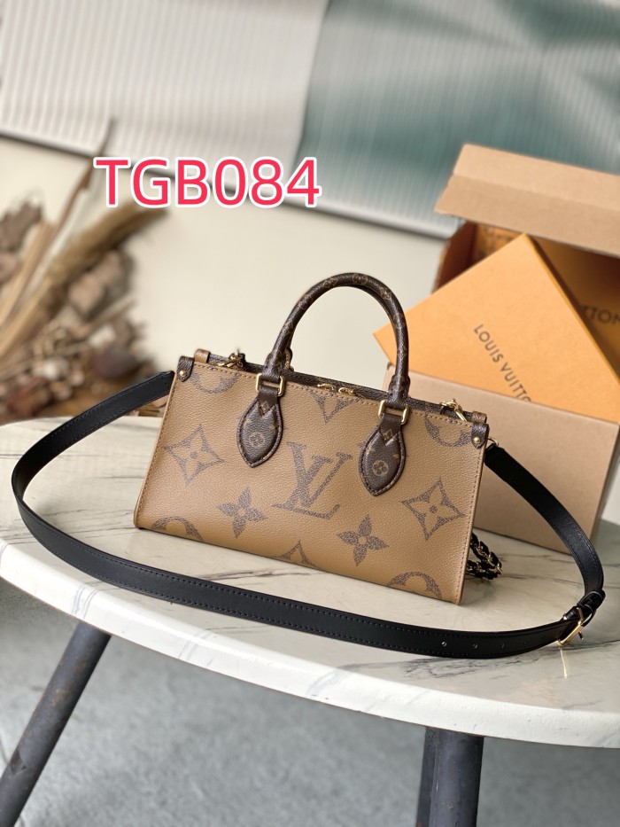 TGB084 ONTHEGO EAST WEST CHAIN handbag m14236