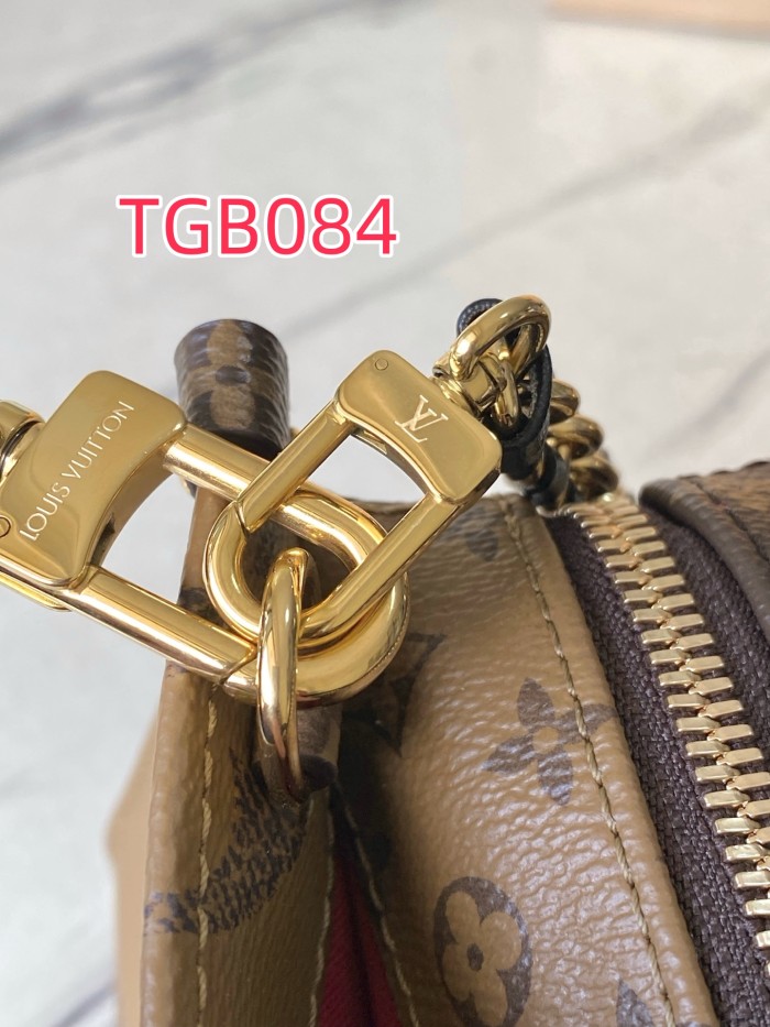 TGB084 ONTHEGO EAST WEST CHAIN handbag m14236