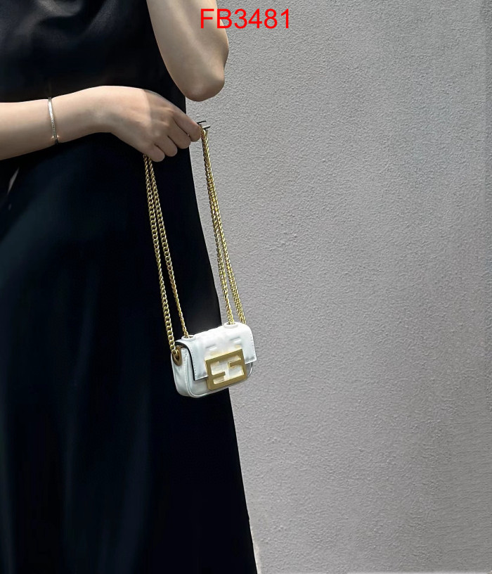 FB3481 NANO BAGUETTE Super Mini Bag