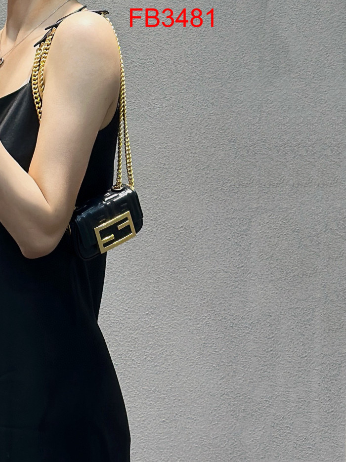 FB3481 NANO BAGUETTE Super Mini Bag