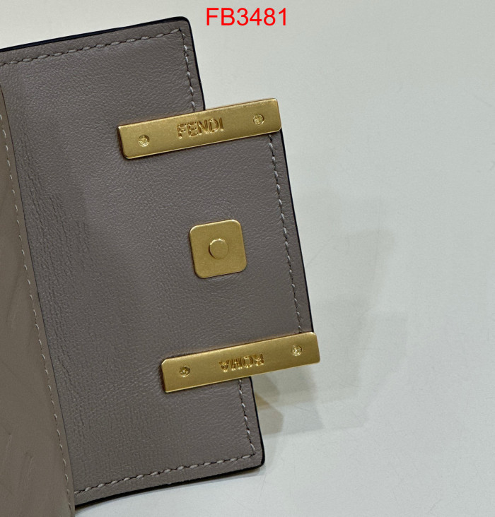 FB3481 NANO BAGUETTE Super Mini Bag