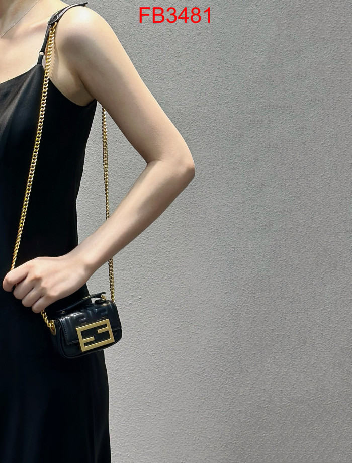 FB3481 NANO BAGUETTE Super Mini Bag