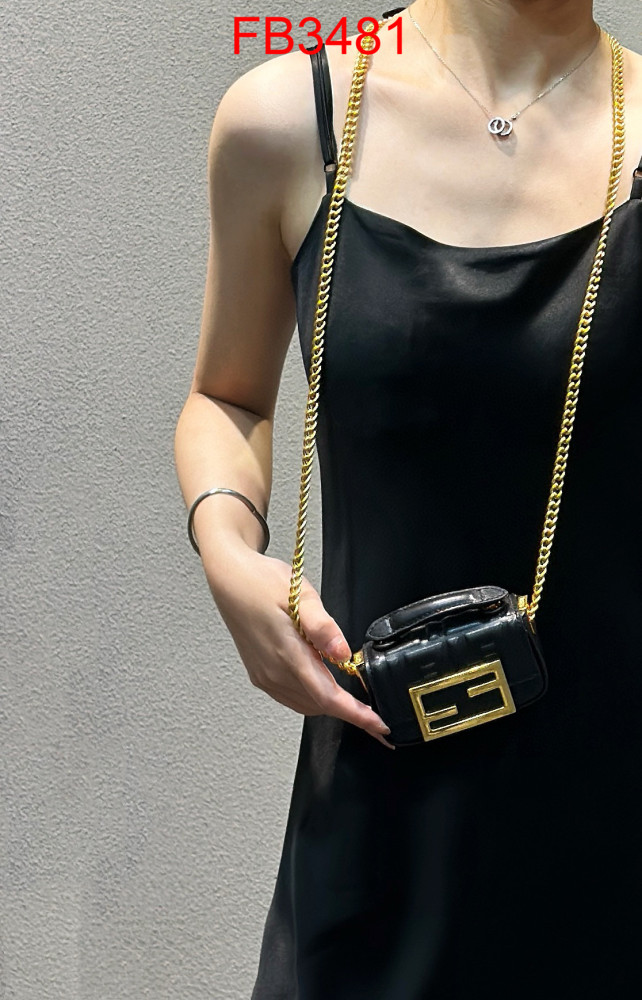 FB3481 NANO BAGUETTE Super Mini Bag