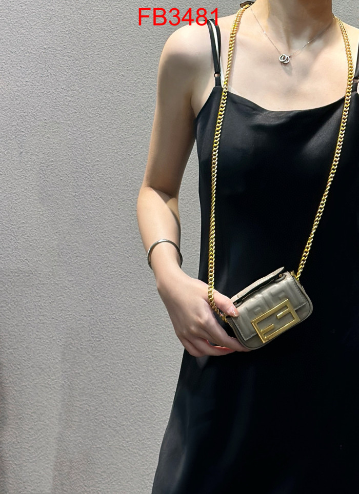 FB3481 NANO BAGUETTE Super Mini Bag