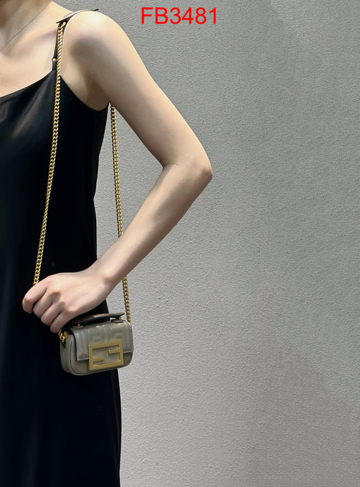 FB3481 NANO BAGUETTE Super Mini Bag