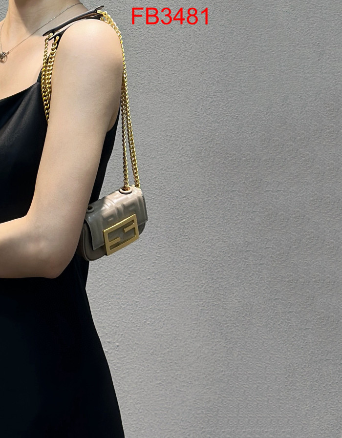 FB3481 NANO BAGUETTE Super Mini Bag