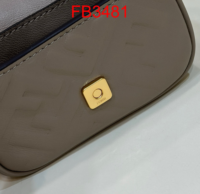 FB3481 NANO BAGUETTE Super Mini Bag