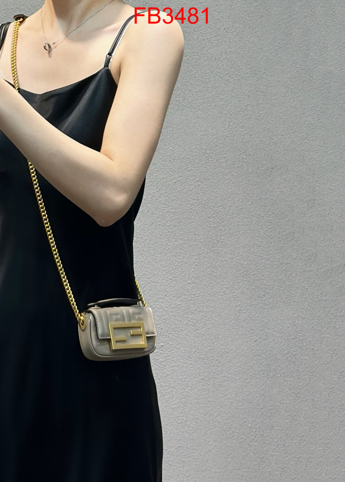 FB3481 NANO BAGUETTE Super Mini Bag