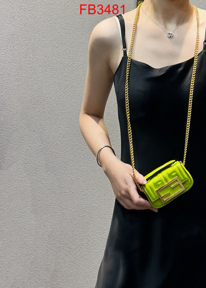 FB3481 NANO BAGUETTE Super Mini Bag