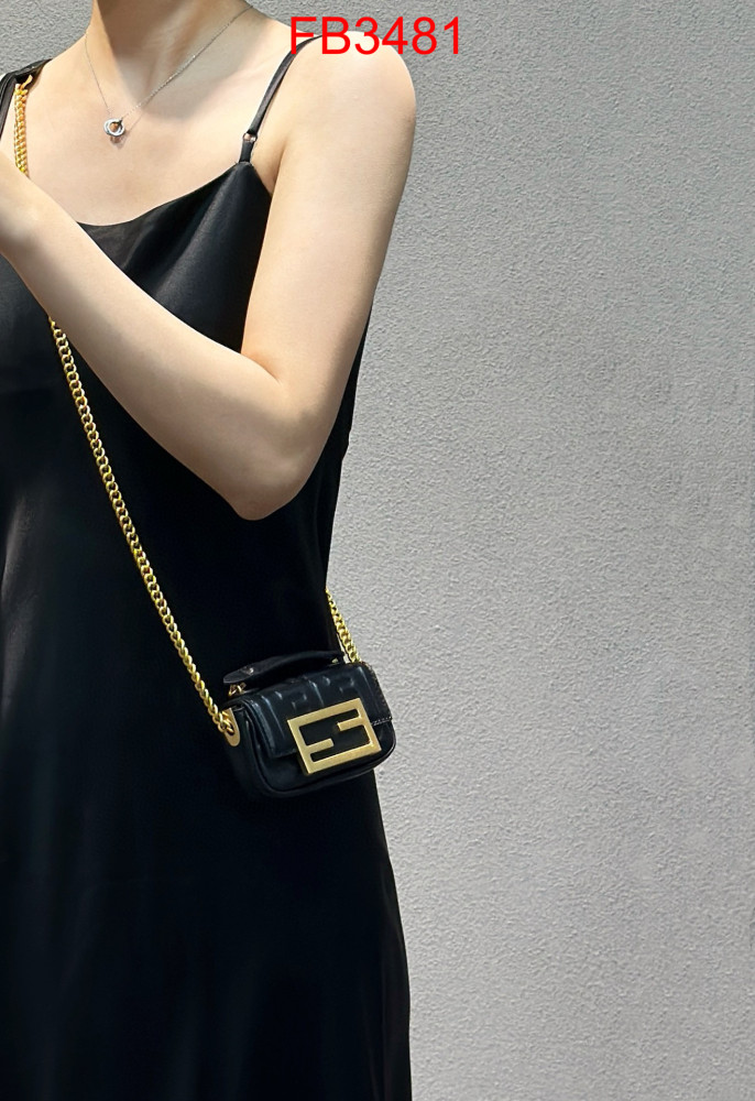 FB3481 NANO BAGUETTE Super Mini Bag