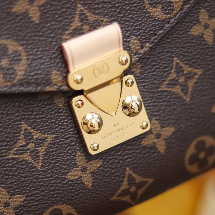 POCHETTE METIS STITCHING COLOR & CLASSIC MONOGRAM