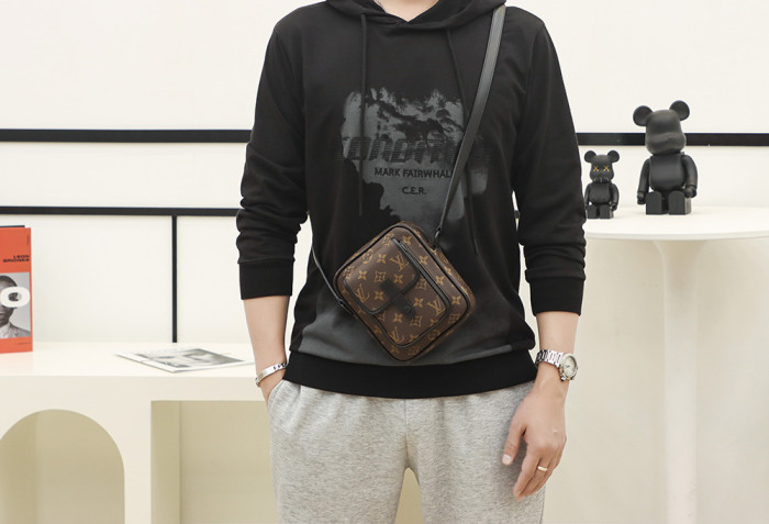 CHRISTOPHER WEARABLE WALLET