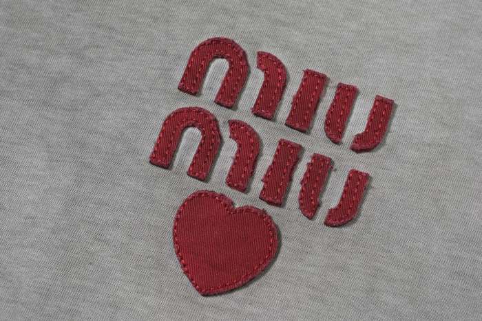 25 New style 1.1 High-quality patchwork embroidered LOGO short-sleeved shirt