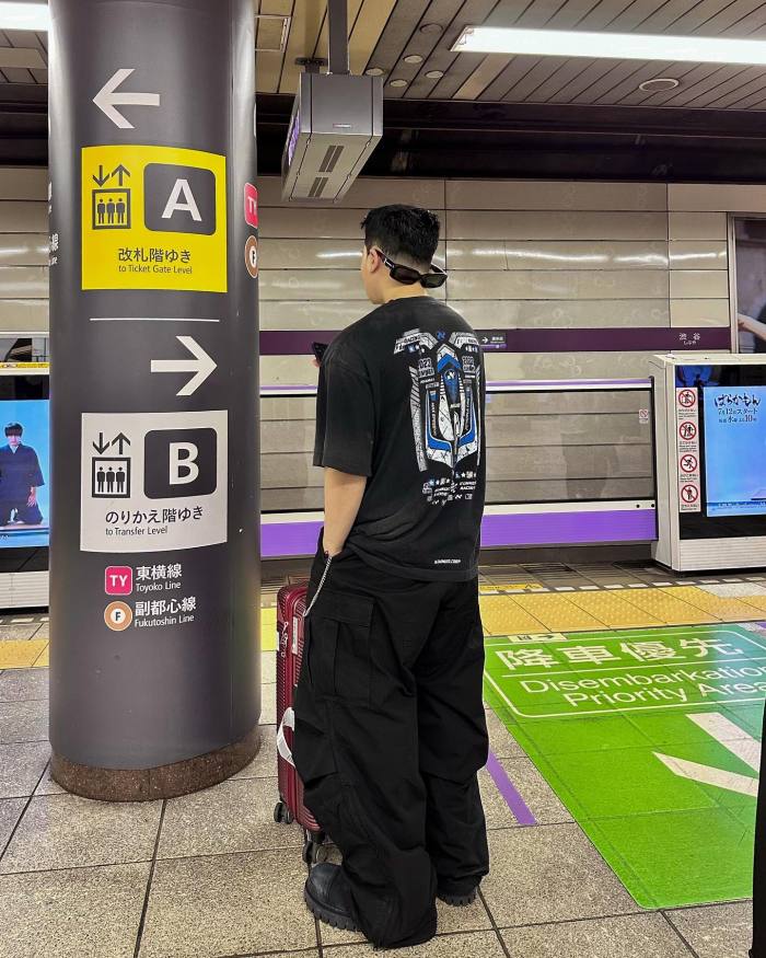 2025 New 1: 1 high quality version printing Logo T-shirt Short sleeve