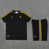 25-26 Man Utd Black Training Short Suit #条纹