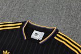 25-26 Man Utd Black Training Short Suit #条纹