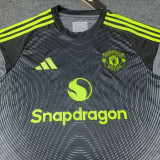 25-26 Man Utd Black Goalkeeper Fans Soccer Jersey