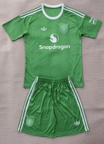 25-26 Man Utd Green GoalKeeper Kids Soccer Jersey 1:1 Thai Quality