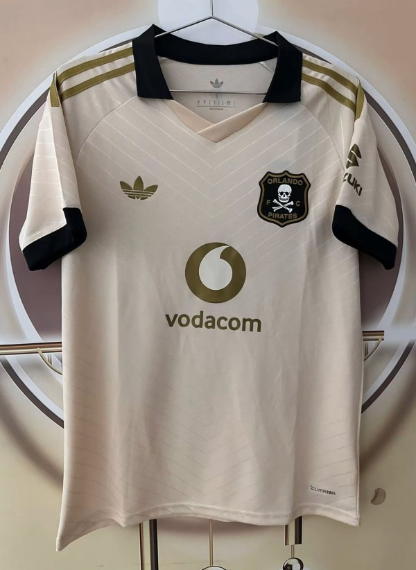 26-27 Orlando Pirates Away Fans Soccer Jersey