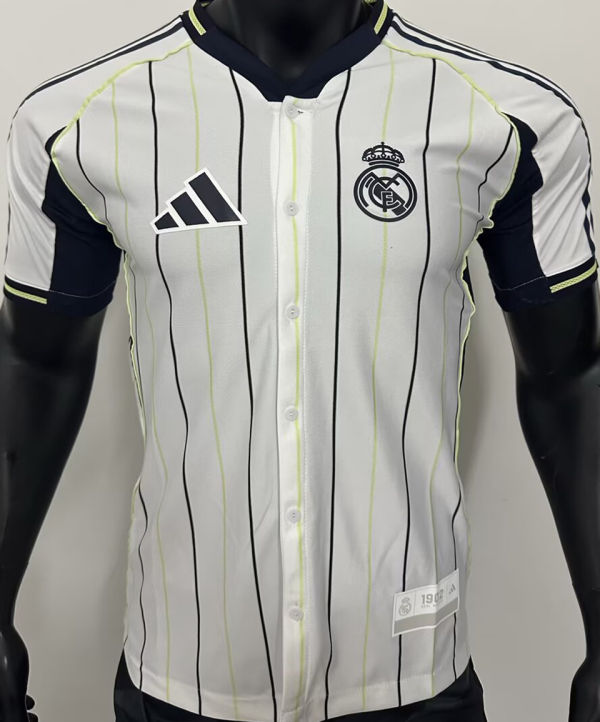 2025/26 RM White Baseball Player Version T-Shirt  硅胶版