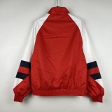 23/24 Bayern Munich Red Windbreaker（袖子白色）