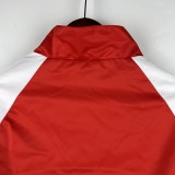 23/24 Bayern Munich Red Windbreaker（袖子白色）