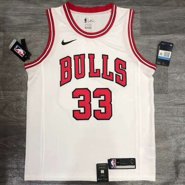 NBA Bulls crew neck white 33 with chip 1:1 Quality