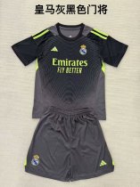 25/26 Real Madrid Goalkeeper Dark Gray Kids Kits 1:1 Quality Soccer Jersey