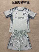 FC Dallas Pre match uniform Kids Kits 1:1 Quality Soccer Jersey 25/26 FC Dallas Pre match uniform Kids Kits 1:1 Quality Soccer Jersey 25/26