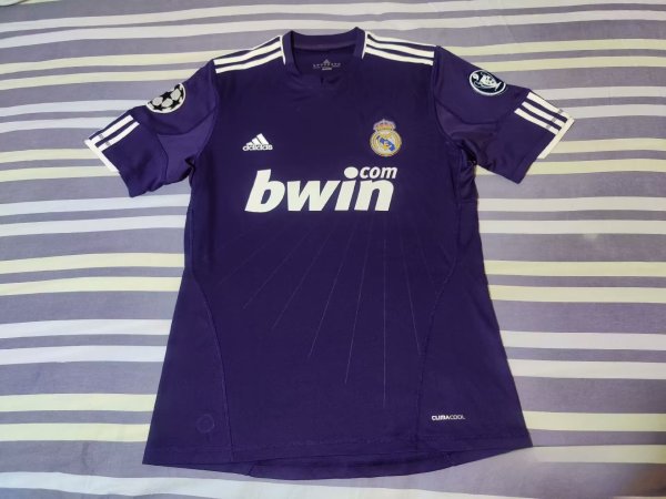 Real Madrid Third Retro 1:1 Quality Soccer Jersey 2010/2011