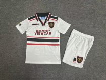 Manchester United Away 1:1 Kids Retro Soccer Jersey 1998/1999 Manchester United Away 1:1 Kids Retro Soccer Jersey 1998/1999