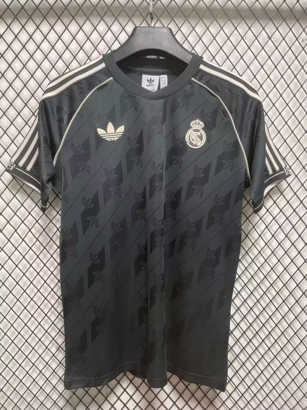 Real Madrid Retro Commemorative Edition Fans 1:1 Quality Soccer Jersey 24/25