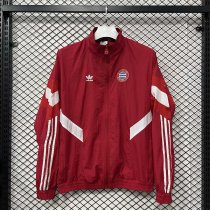 Bayern Munich Retro Red Windbreaker 25/26 Bayern Munich Retro Red Windbreaker 25/26