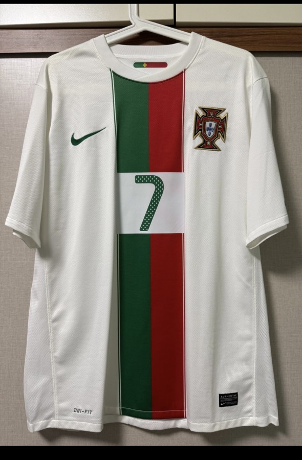 Portugal Away Fans 1:1 Quality Retro Soccer Jersey 2010