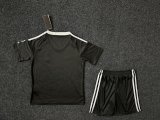 Bayern Munich Goalkeeper Black 1:1 Quality Kids Soccer Jersey 24/25