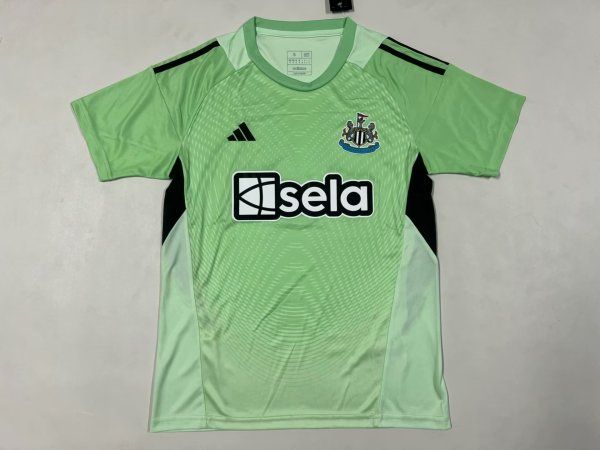 Newcastle Goalkeeper Fans 1:1 Quality Soccer Jersey 25/26