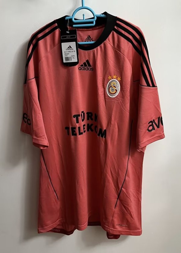 Galatasaray Third Fans Retro 1:1 Quality Soccer Jersey 2010/2011