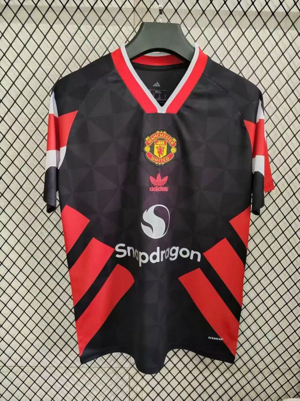 25/26  Manchester United  Special Edition Black Fans 1:1 Quality Soccer Jersey