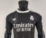 25/26  Real Madrid Goalkeeper Black Player 1:1 Quality Soccer Jersey