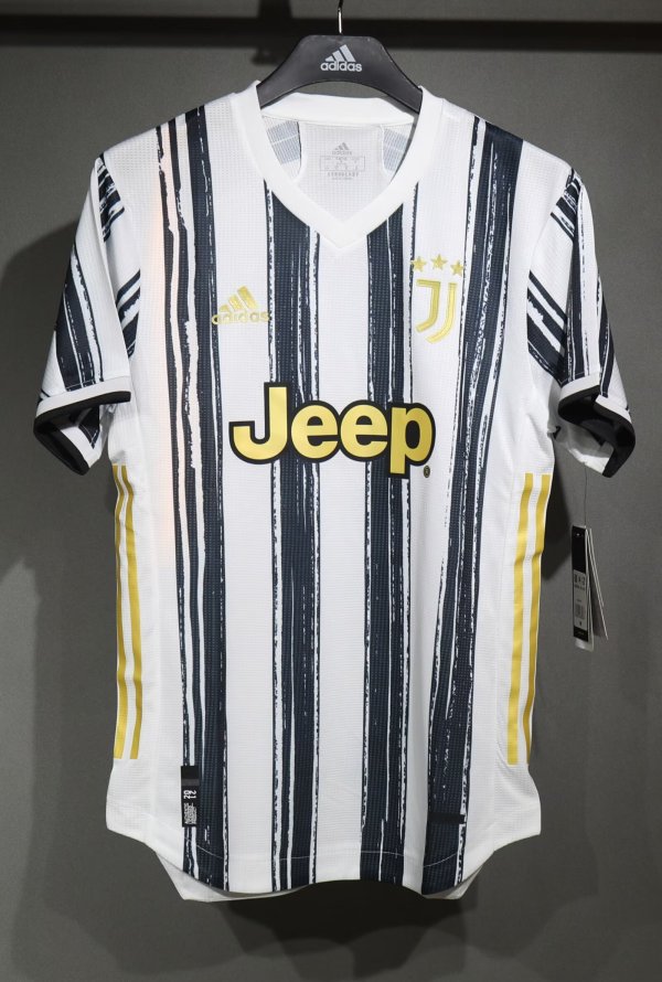 Juventus  Home Retro  Player 1:1 Quality Soccer Jersey 2020/2021