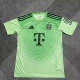 Bayern Munich Goalkeeper Green  Fans 1:1 Quality Soccer Jersey 25/26